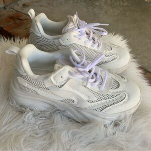 Dream Pairs White Women's Sneakers Size 7.5